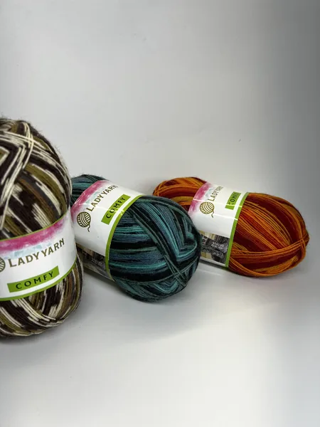 Lady Yarn- Comfy
