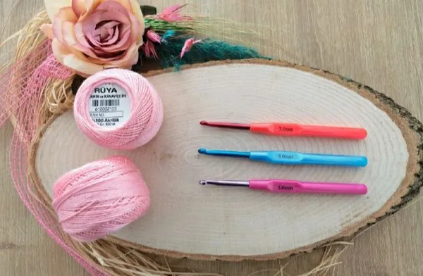 Multicolour hooks